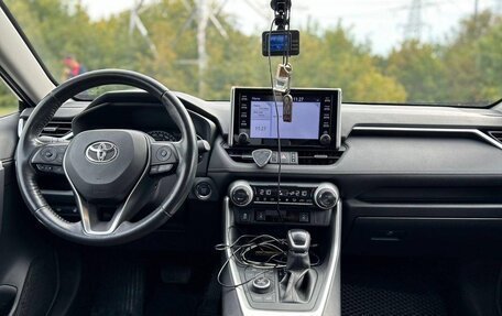 Toyota RAV4, 2019 год, 3 500 000 рублей, 9 фотография