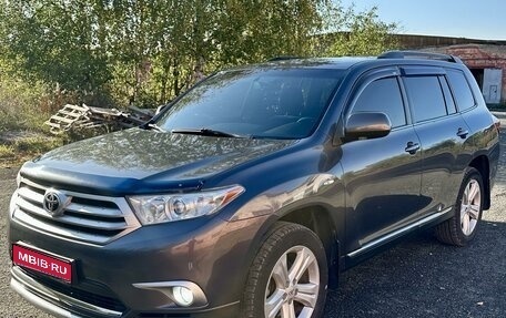 Toyota Highlander III, 2013 год, 2 990 000 рублей, 1 фотография