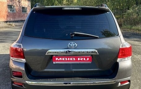 Toyota Highlander III, 2013 год, 2 990 000 рублей, 6 фотография