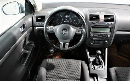 Volkswagen Jetta VI, 2010 год, 699 800 рублей, 10 фотография