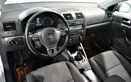 Volkswagen Jetta VI, 2010 год, 699 800 рублей, 8 фотография