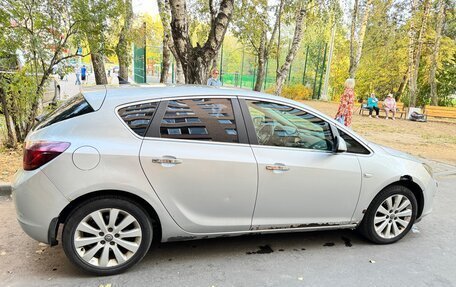 Opel Astra J, 2010 год, 550 000 рублей, 2 фотография