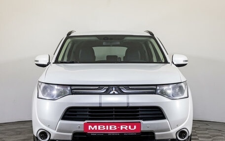 Mitsubishi Outlander III рестайлинг 3, 2013 год, 1 800 000 рублей, 2 фотография