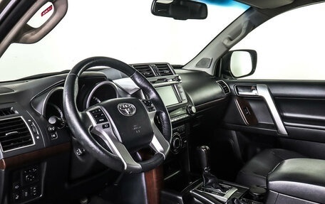 Toyota Land Cruiser Prado 150 рестайлинг 2, 2017 год, 5 175 000 рублей, 15 фотография