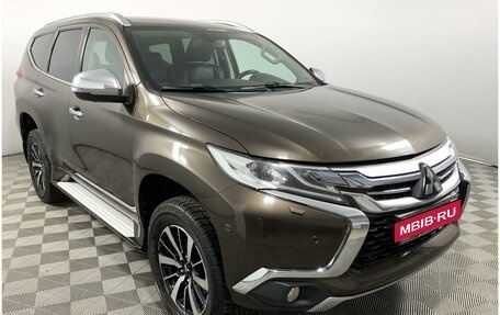 Mitsubishi Pajero Sport III рестайлинг, 2017 год, 2 680 000 рублей, 3 фотография