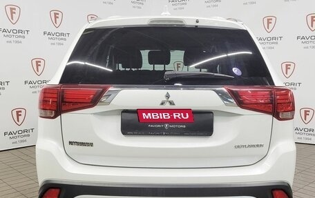 Mitsubishi Outlander III рестайлинг 3, 2019 год, 2 930 000 рублей, 3 фотография