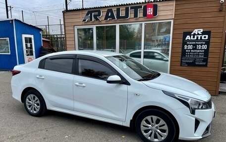 KIA Rio IV, 2020 год, 1 559 000 рублей, 2 фотография