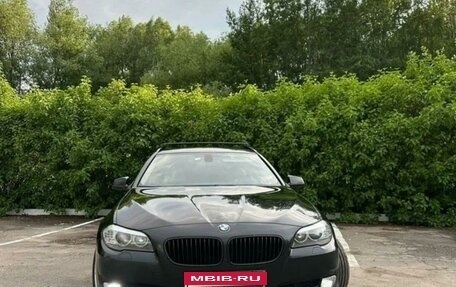 BMW 5 серия, 2011 год, 2 400 000 рублей, 3 фотография