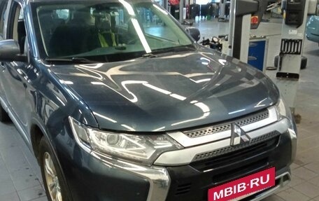 Mitsubishi Outlander III рестайлинг 3, 2019 год, 2 260 000 рублей, 2 фотография