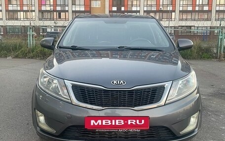 KIA Rio III рестайлинг, 2013 год, 680 000 рублей, 2 фотография