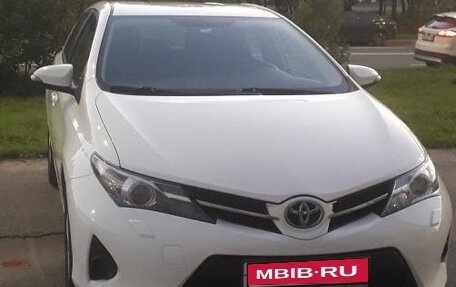 Toyota Auris II, 2014 год, 1 292 000 рублей, 1 фотография