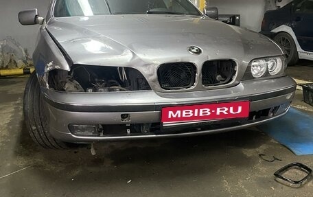 BMW 5 серия, 2000 год, 400 000 рублей, 1 фотография