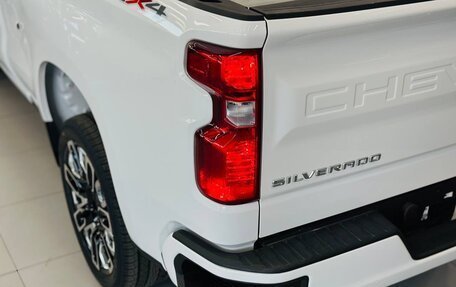 Chevrolet Silverado, 2022 год, 7 100 000 рублей, 10 фотография