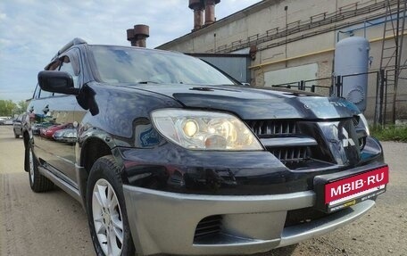 Mitsubishi Outlander III рестайлинг 3, 2007 год, 700 000 рублей, 2 фотография