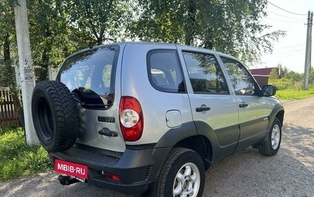 Chevrolet Niva I рестайлинг, 2011 год, 535 000 рублей, 3 фотография