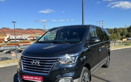 Hyundai Grand Starex Grand Starex I рестайлинг 2, 2020 год, 4 950 000 рублей, 2 фотография