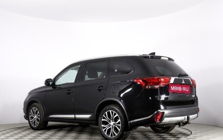 Mitsubishi Outlander III рестайлинг 3, 2017 год, 2 200 000 рублей, 7 фотография