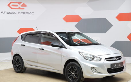 Hyundai Solaris II рестайлинг, 2011 год, 690 000 рублей, 3 фотография