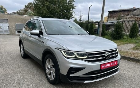 Volkswagen Tiguan II, 2020 год, 2 470 000 рублей, 1 фотография