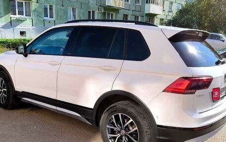 Volkswagen Tiguan II, 2019 год, 3 045 000 рублей, 1 фотография