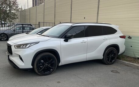 Toyota Highlander, 2023 год, 6 100 000 рублей, 5 фотография