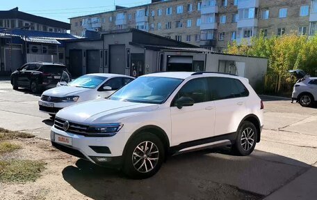 Volkswagen Tiguan II, 2019 год, 3 045 000 рублей, 3 фотография