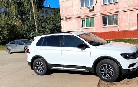 Volkswagen Tiguan II, 2019 год, 3 045 000 рублей, 4 фотография