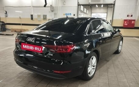 Audi A4, 2018 год, 2 300 000 рублей, 4 фотография