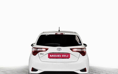 Toyota Vitz, 2018 год, 985 000 рублей, 6 фотография