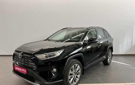 Toyota RAV4, 2021 год, 4 199 000 рублей, 1 фотография