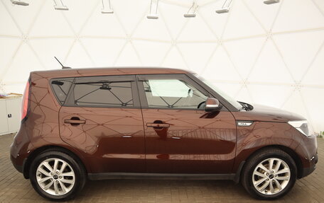 KIA Soul II рестайлинг, 2017 год, 1 690 000 рублей, 2 фотография