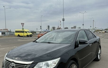 Toyota Camry, 2013 год, 2 050 000 рублей, 4 фотография