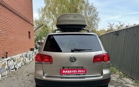 Volkswagen Touareg III, 2004 год, 700 000 рублей, 4 фотография