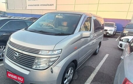 Nissan Elgrand III, 2003 год, 1 550 000 рублей, 10 фотография