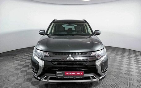 Mitsubishi Outlander III рестайлинг 3, 2022 год, 3 890 000 рублей, 2 фотография