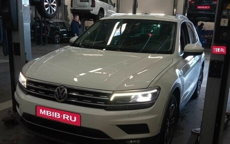 Volkswagen Tiguan II, 2018 год, 2 163 000 рублей, 1 фотография