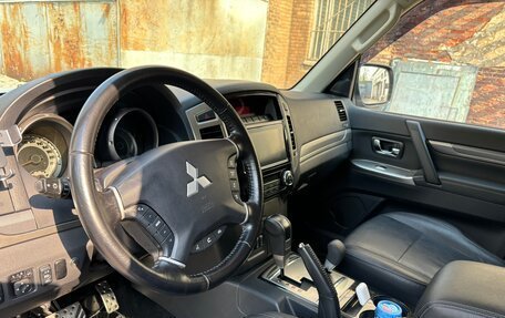 Mitsubishi Pajero IV, 2015 год, 3 000 000 рублей, 3 фотография