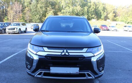 Mitsubishi Outlander III рестайлинг 3, 2021 год, 3 150 000 рублей, 2 фотография