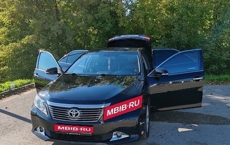 Toyota Camry, 2013 год, 1 950 000 рублей, 4 фотография