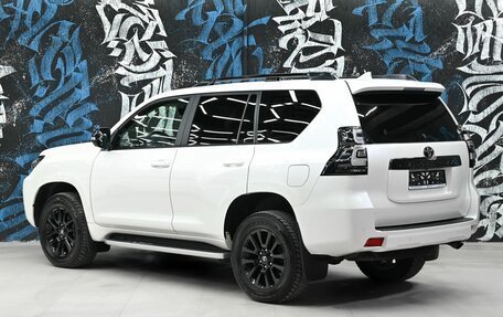 Toyota Land Cruiser Prado 150 рестайлинг 2, 2021 год, 7 365 000 рублей, 3 фотография