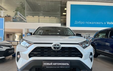 Toyota RAV4, 2024 год, 4 990 000 рублей, 1 фотография