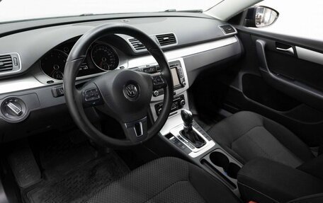 Volkswagen Passat B7, 2011 год, 1 085 000 рублей, 9 фотография