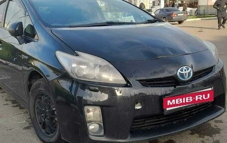 Toyota Prius, 2011 год, 900 000 рублей, 2 фотография