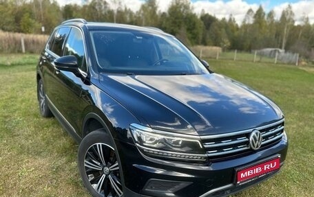 Volkswagen Tiguan II, 2018 год, 2 557 000 рублей, 1 фотография