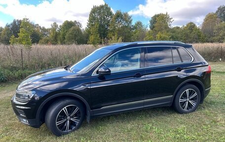 Volkswagen Tiguan II, 2018 год, 2 557 000 рублей, 4 фотография