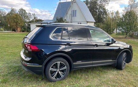 Volkswagen Tiguan II, 2018 год, 2 557 000 рублей, 11 фотография