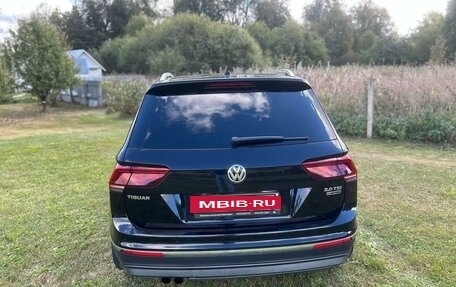 Volkswagen Tiguan II, 2018 год, 2 557 000 рублей, 8 фотография