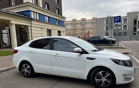 KIA Rio III рестайлинг, 2015 год, 880 000 рублей, 3 фотография