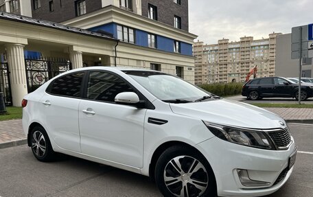 KIA Rio III рестайлинг, 2015 год, 880 000 рублей, 2 фотография