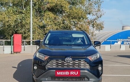 Toyota RAV4, 2020 год, 3 790 000 рублей, 2 фотография